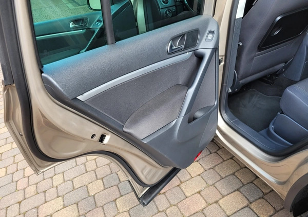 Volkswagen Tiguan cena 59800 przebieg: 140000, rok produkcji 2013 z Drezdenko małe 704